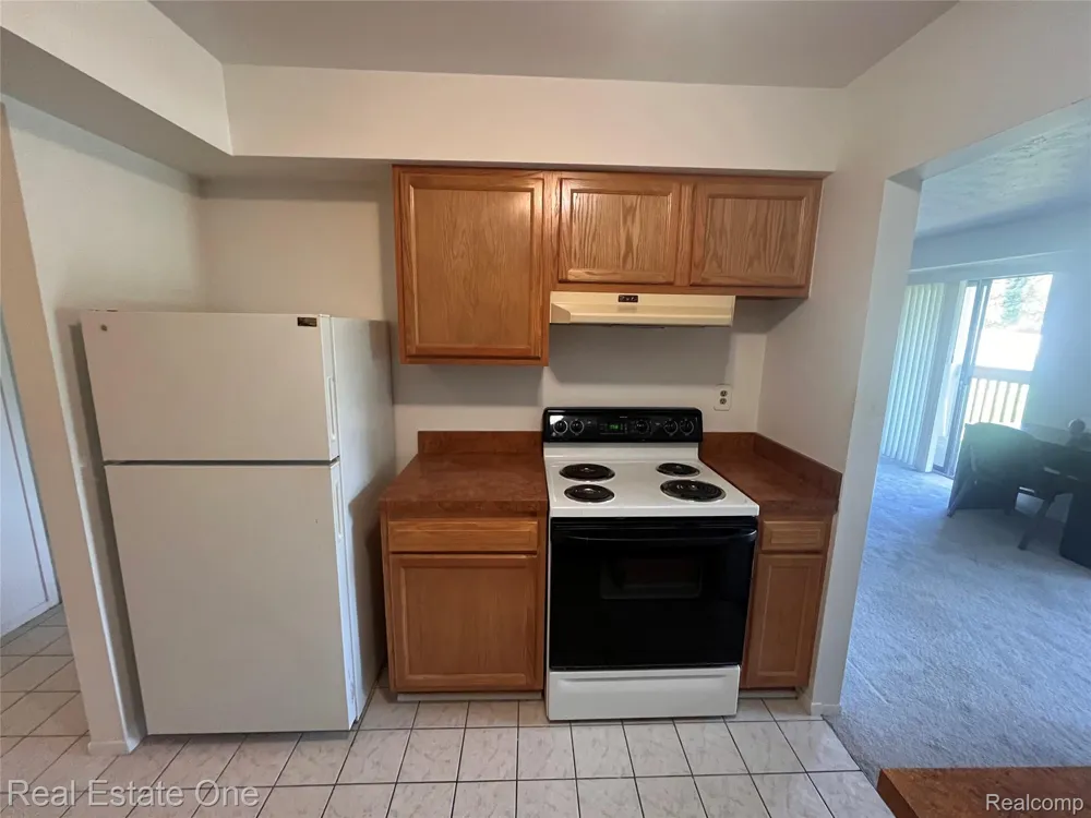 1653 Riverside Drive Rochester Hills City, MI 48309