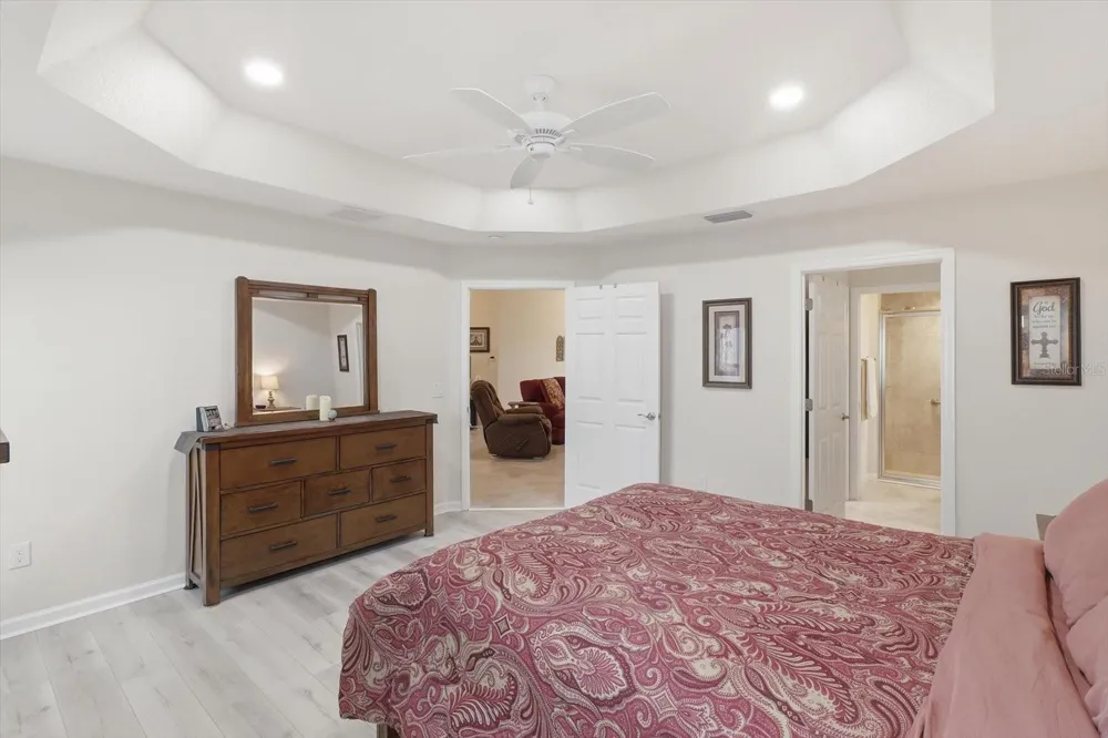 6088 KECKONEN DRIVE The Villages, FL 32163