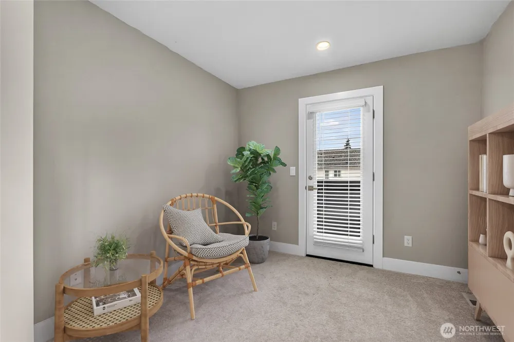 6302 206th Place SW Lynnwood, WA 98036
