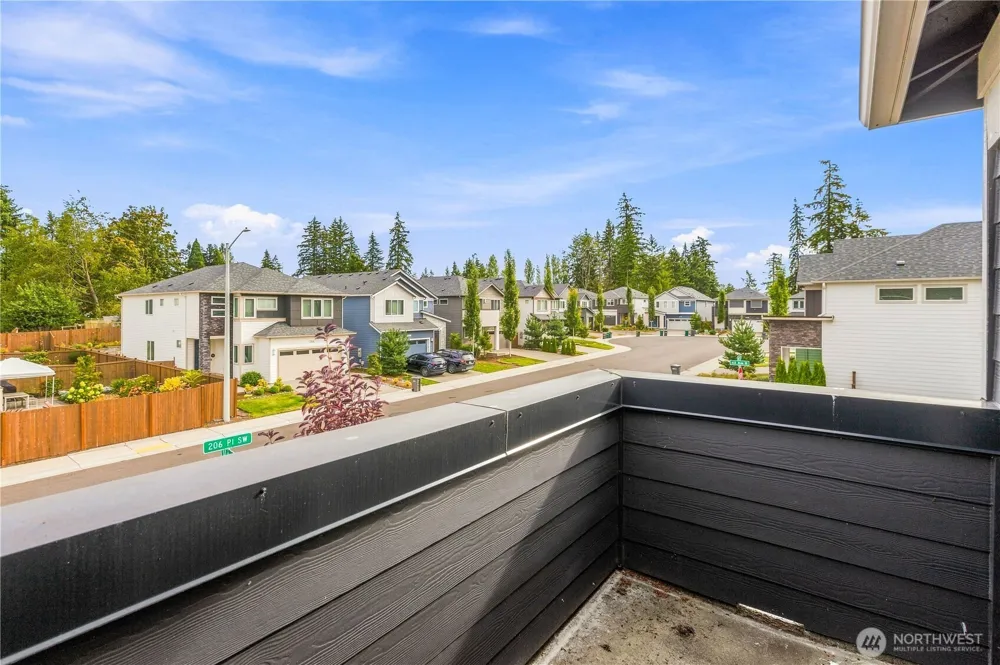 6302 206th Place SW Lynnwood, WA 98036