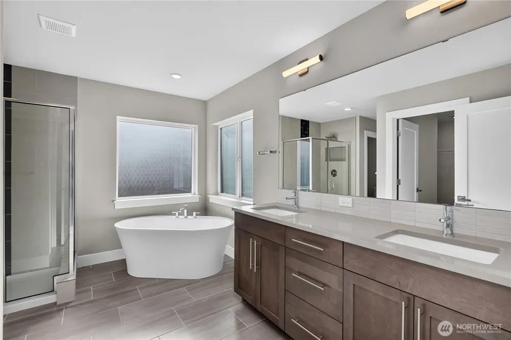 6302 206th Place SW Lynnwood, WA 98036