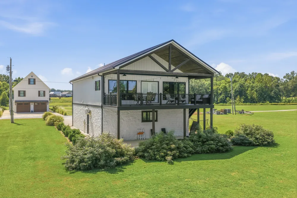 256 Fairway Villa Ln Decaturville, TN 38329