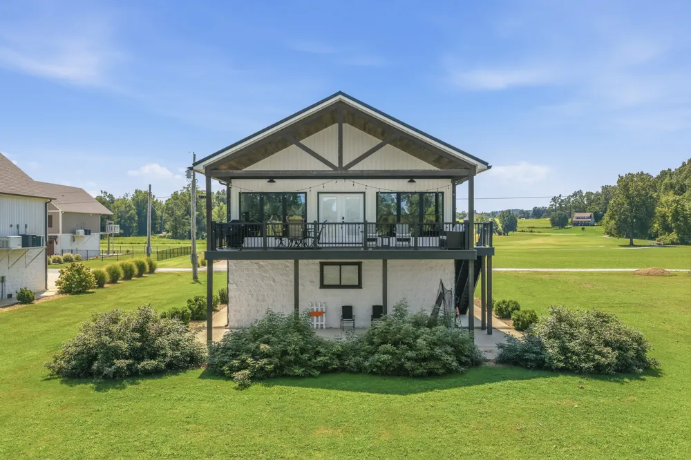 256 Fairway Villa Ln Decaturville, TN 38329