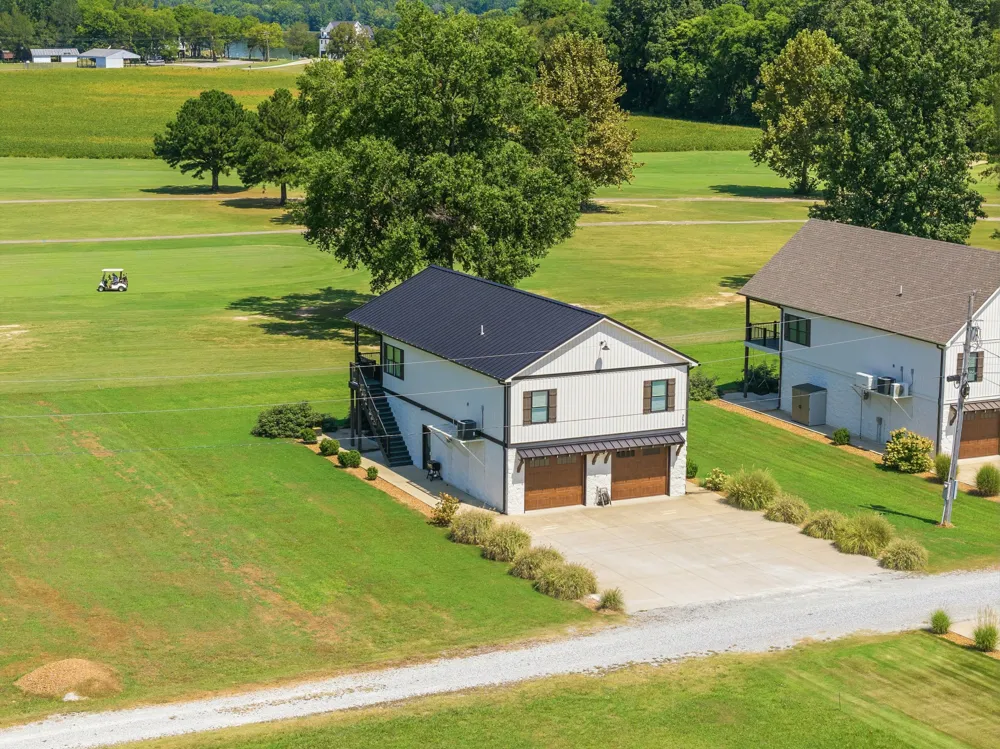 256 Fairway Villa Ln Decaturville, TN 38329