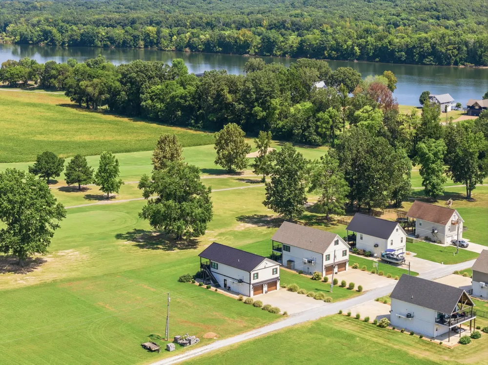 256 Fairway Villa Ln Decaturville, TN 38329