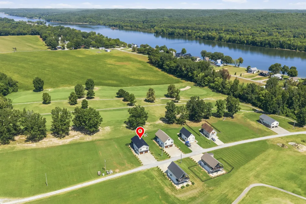 256 Fairway Villa Ln Decaturville, TN 38329