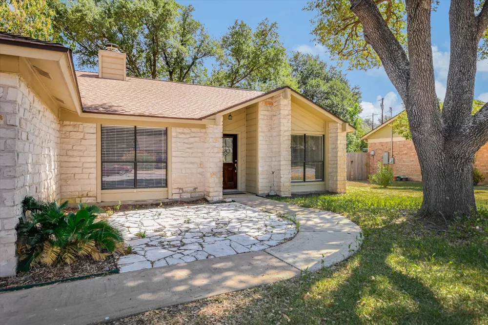 1602 E Messick Loop Round Rock, TX 78681