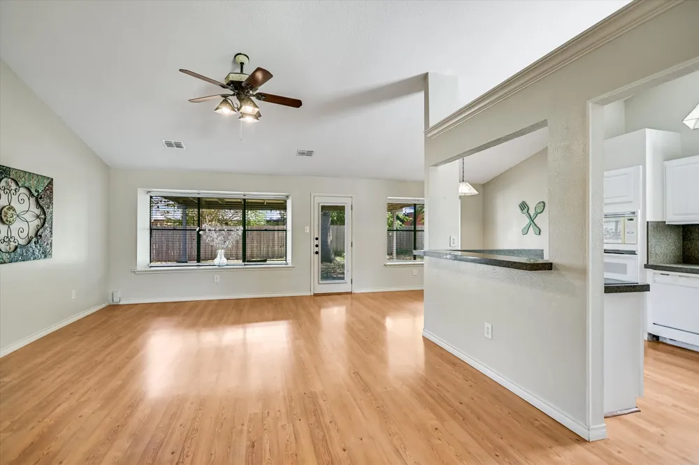 1602 E Messick Loop Round Rock, TX 78681