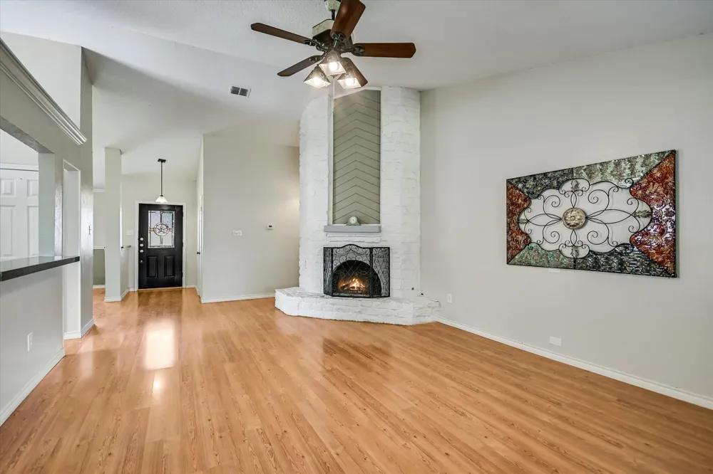 1602 E Messick Loop Round Rock, TX 78681