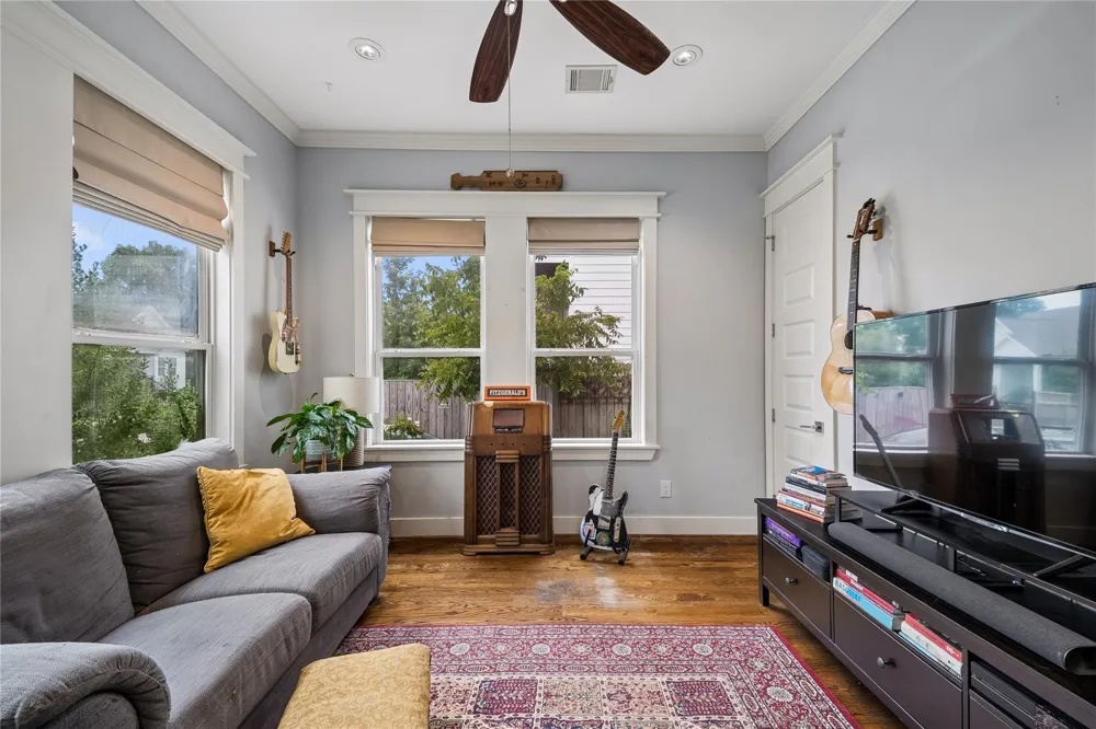 1105 Tabor Street Houston, TX 77009