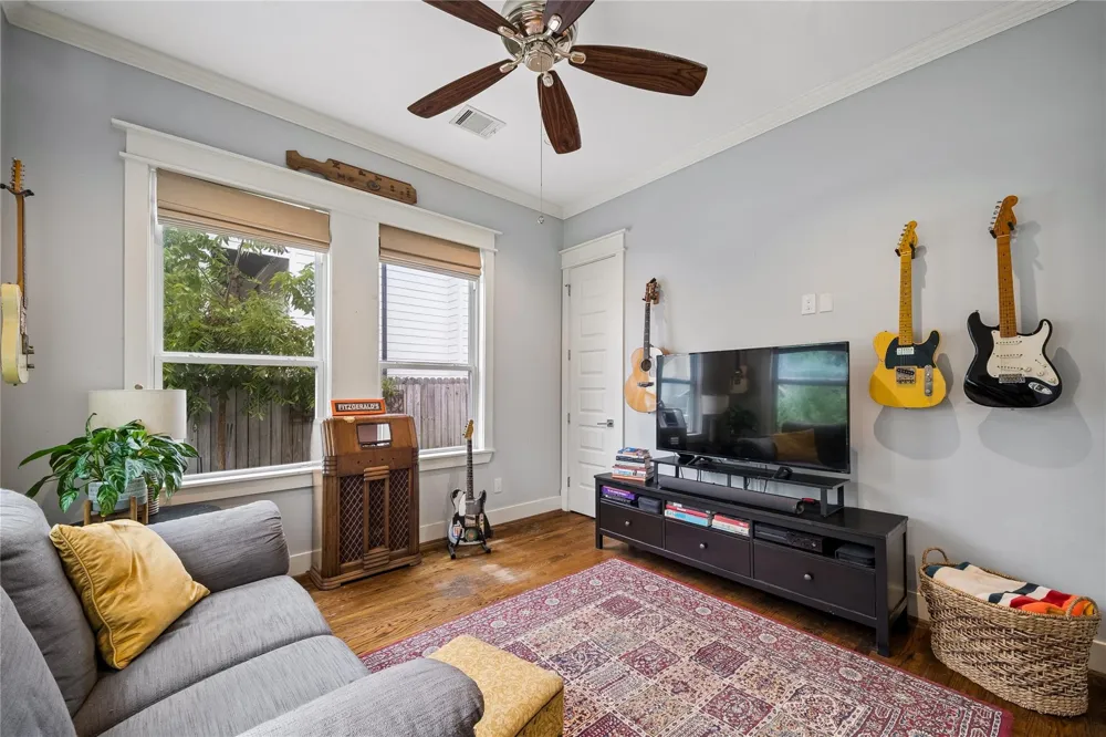 1105 Tabor Street Houston, TX 77009