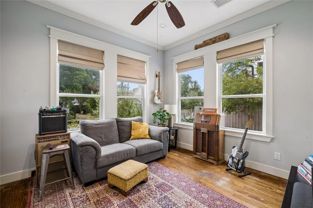 1105 Tabor Street Houston, TX 77009