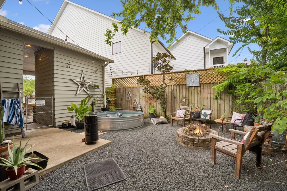 1105 Tabor Street Houston, TX 77009