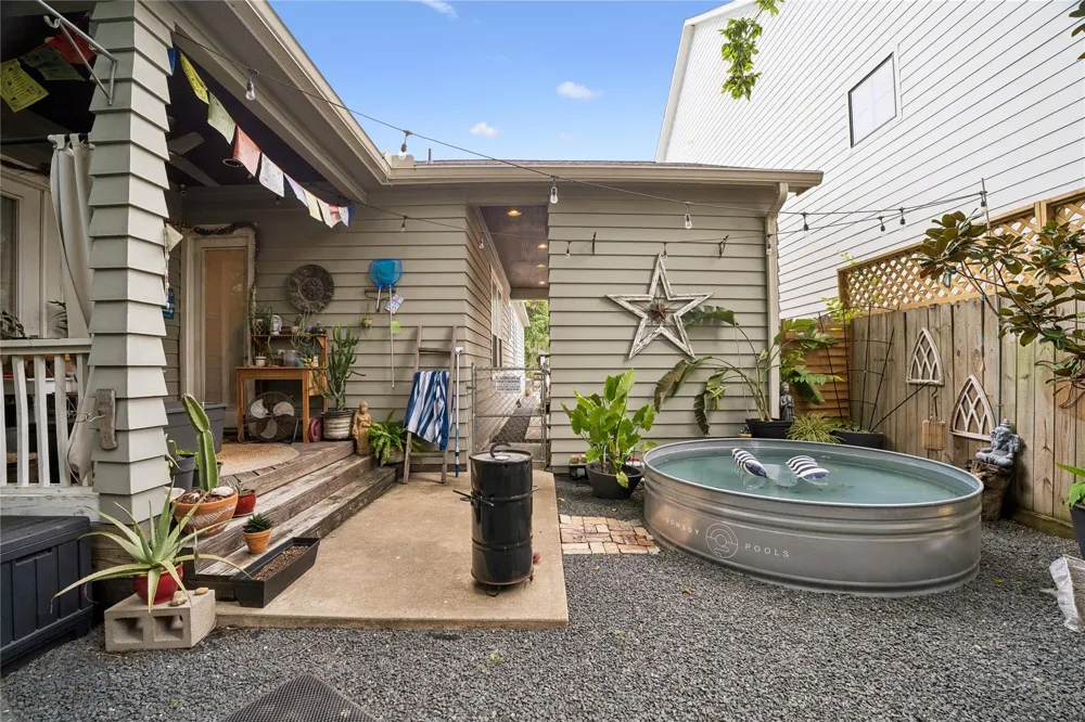 1105 Tabor Street Houston, TX 77009