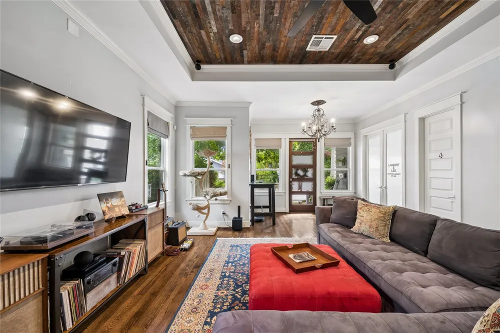 1105 Tabor Street Houston, TX 77009