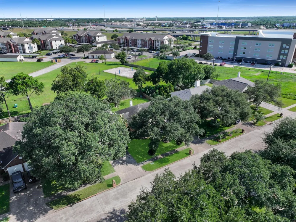 11401 30th Avenue Texas City, TX 77591