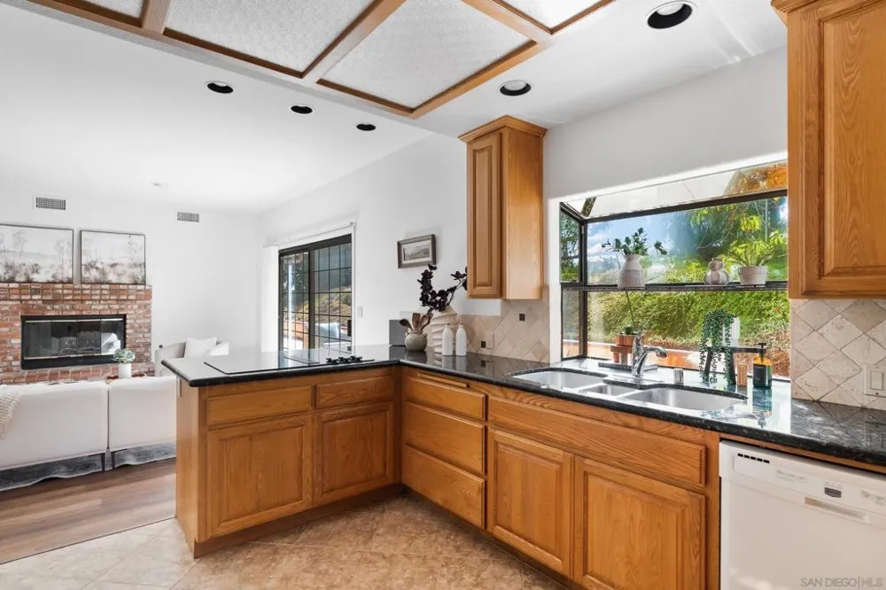 4286 Via De Los Cepillos Bonsall, CA 92003