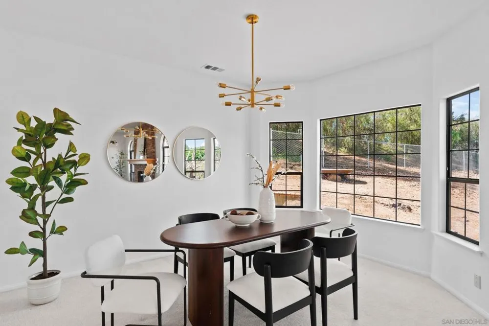 4286 Via De Los Cepillos Bonsall, CA 92003
