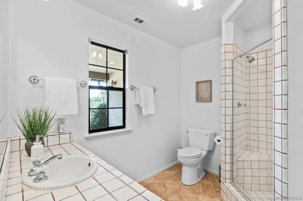 4286 Via De Los Cepillos Bonsall, CA 92003
