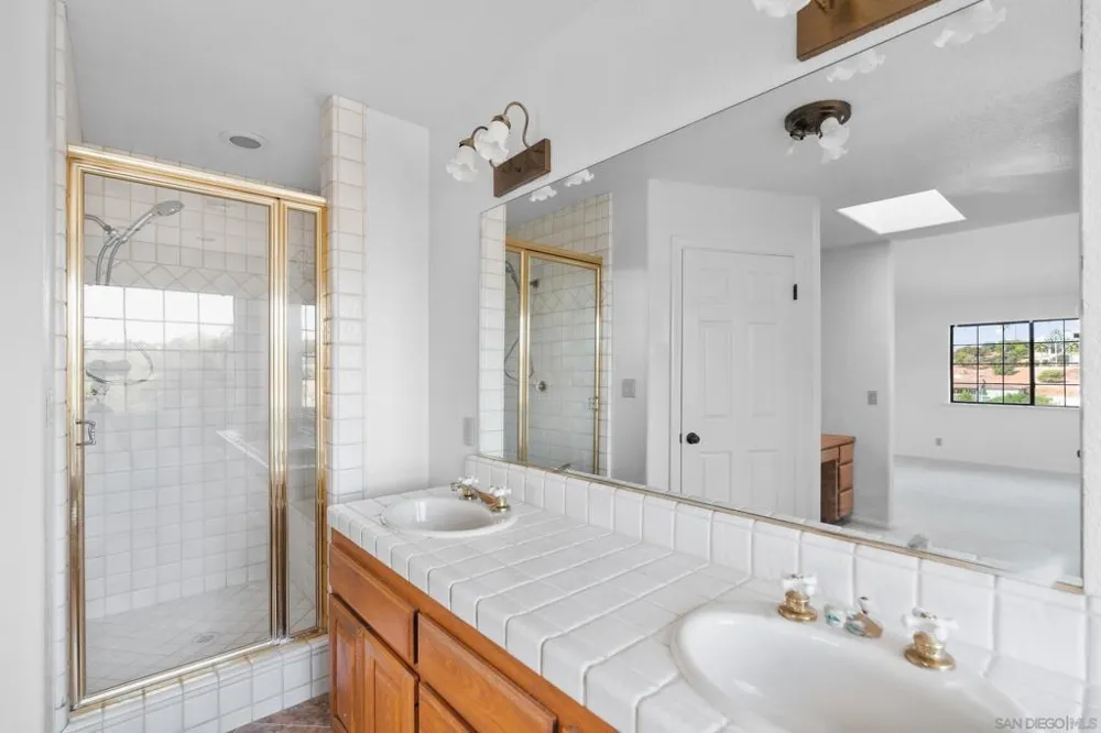 4286 Via De Los Cepillos Bonsall, CA 92003