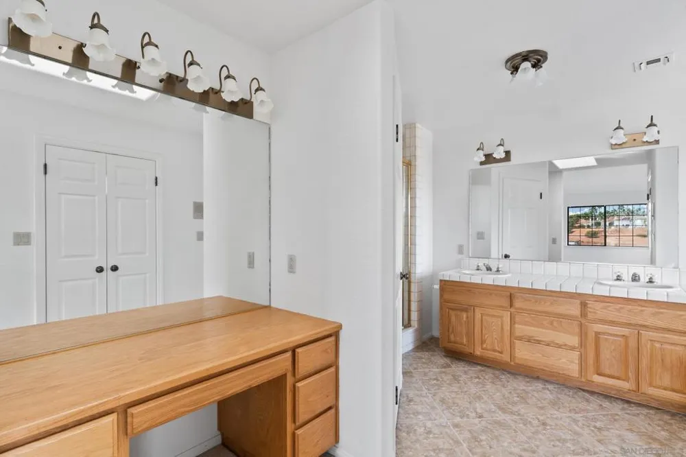 4286 Via De Los Cepillos Bonsall, CA 92003