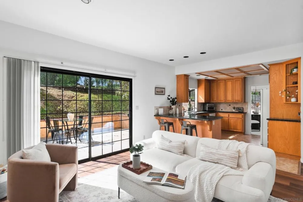 4286 Via De Los Cepillos Bonsall, CA 92003