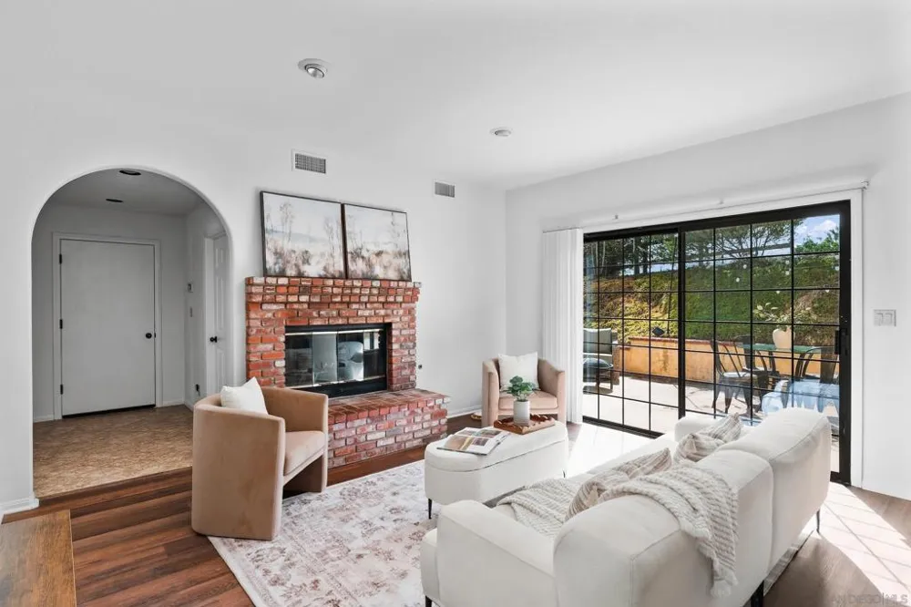 4286 Via De Los Cepillos Bonsall, CA 92003
