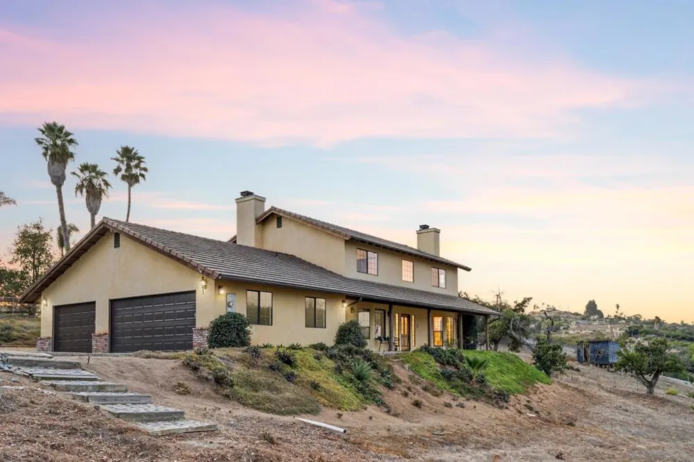 4286 Via De Los Cepillos Bonsall, CA 92003