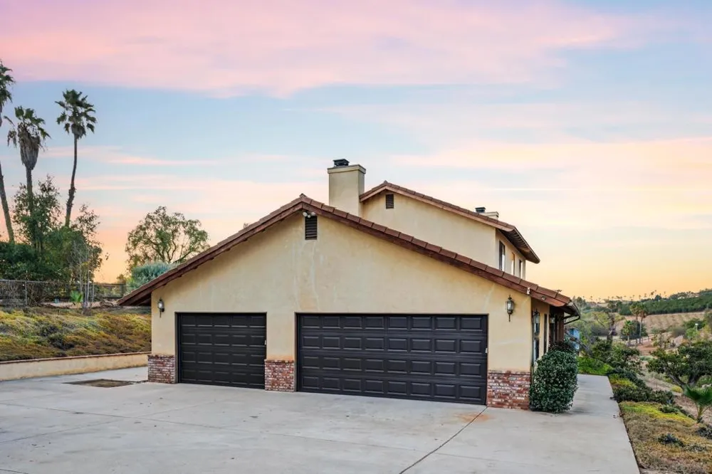 4286 Via De Los Cepillos Bonsall, CA 92003