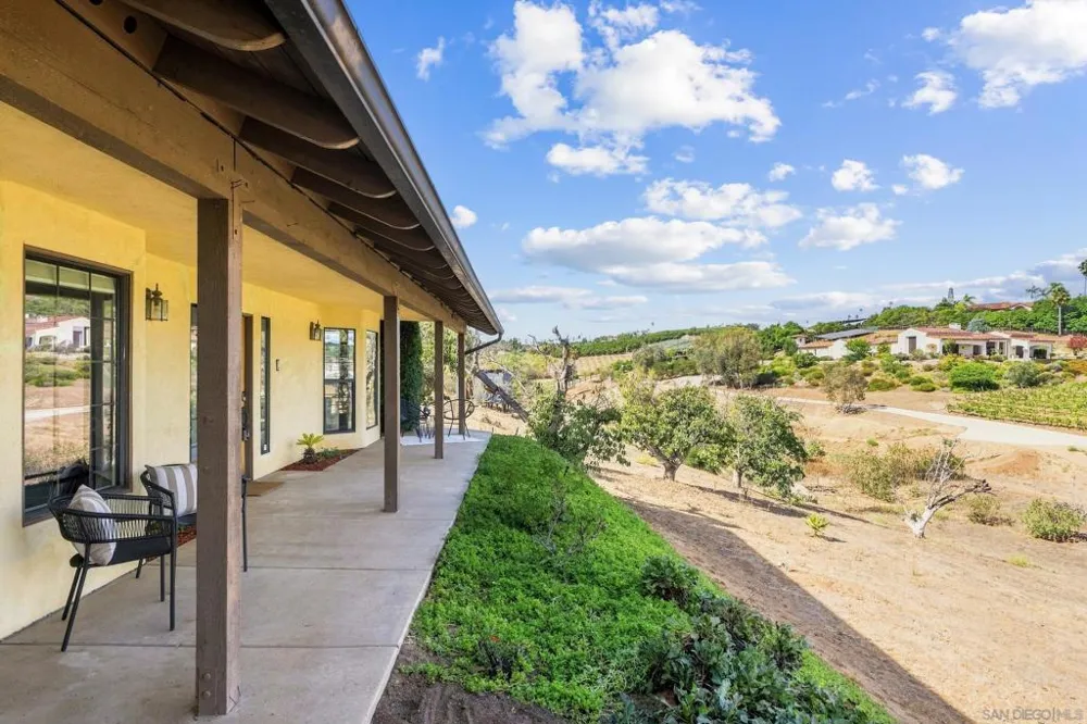 4286 Via De Los Cepillos Bonsall, CA 92003