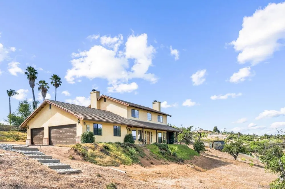 4286 Via De Los Cepillos Bonsall, CA 92003