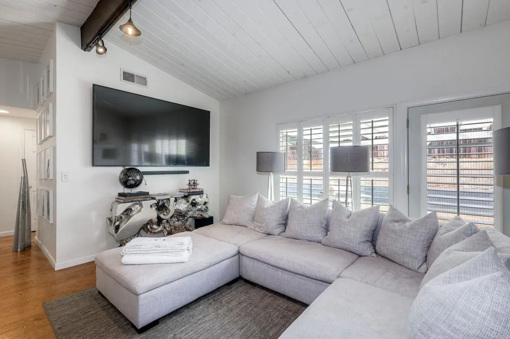 5520 Baja Drive San Diego, CA 92115