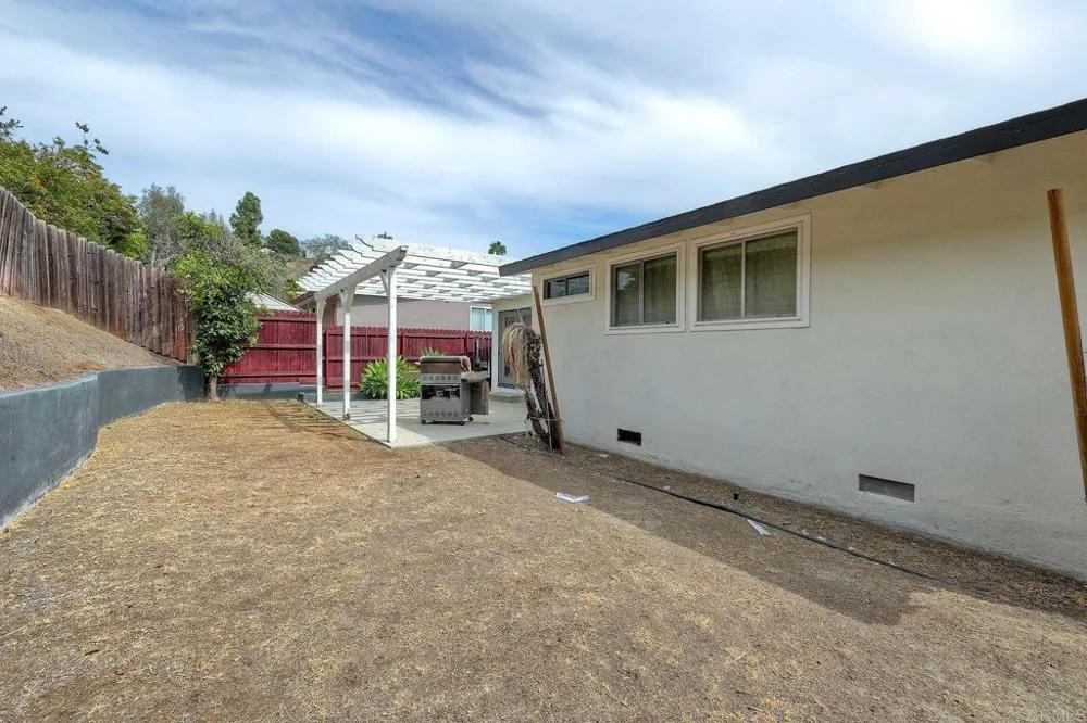 5520 Baja Drive San Diego, CA 92115