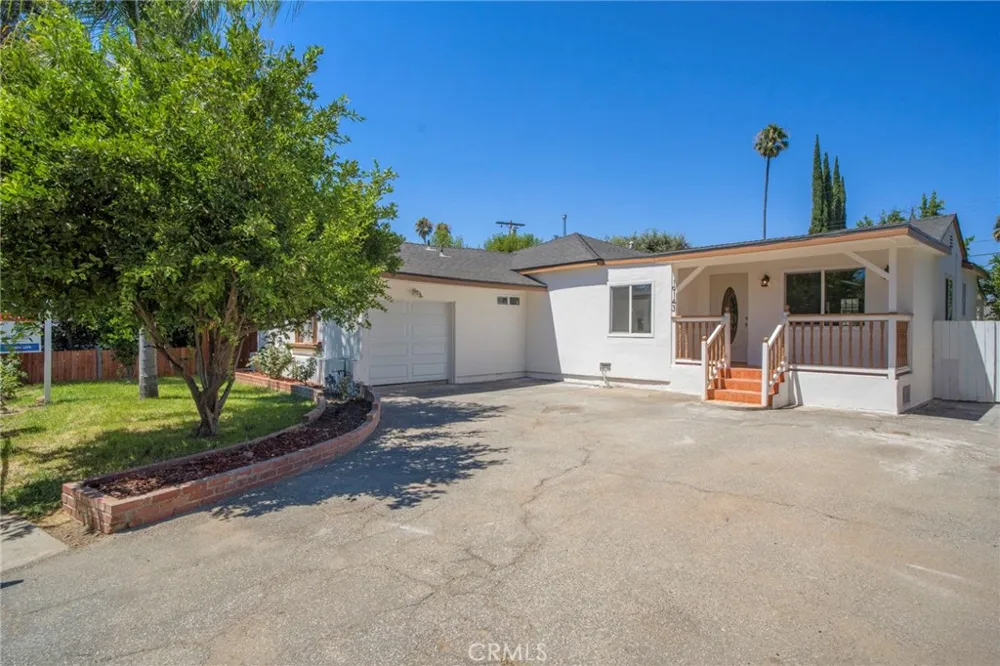 19143 Jovan Tarzana, CA 91335