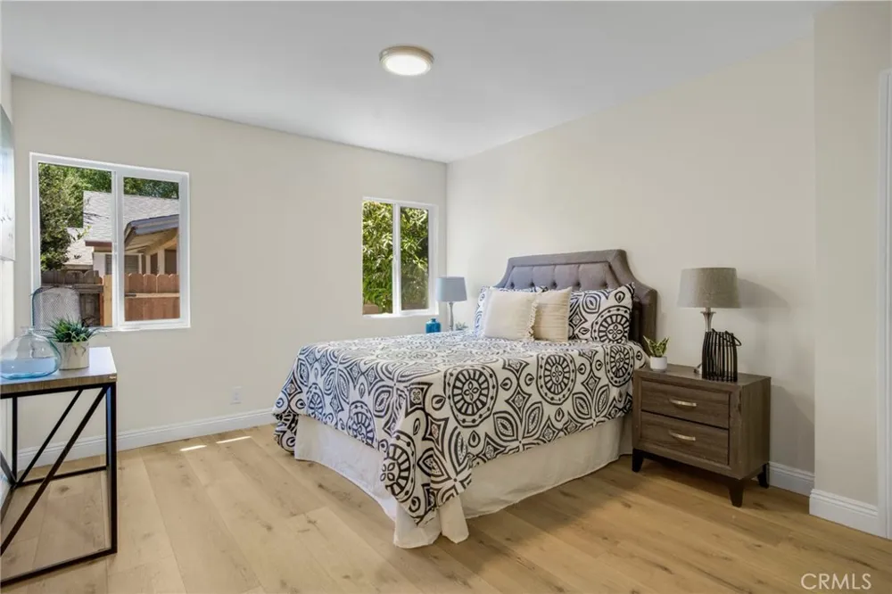 19143 Jovan Tarzana, CA 91335
