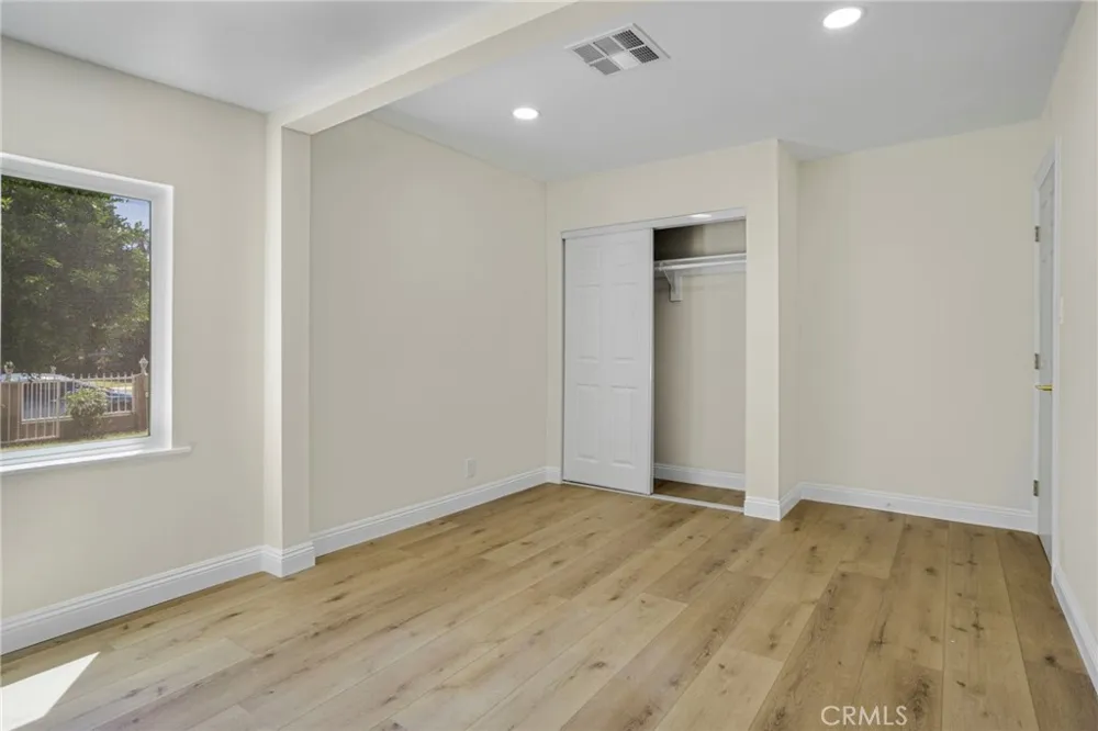 19143 Jovan Tarzana, CA 91335