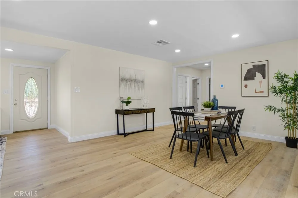 19143 Jovan Tarzana, CA 91335