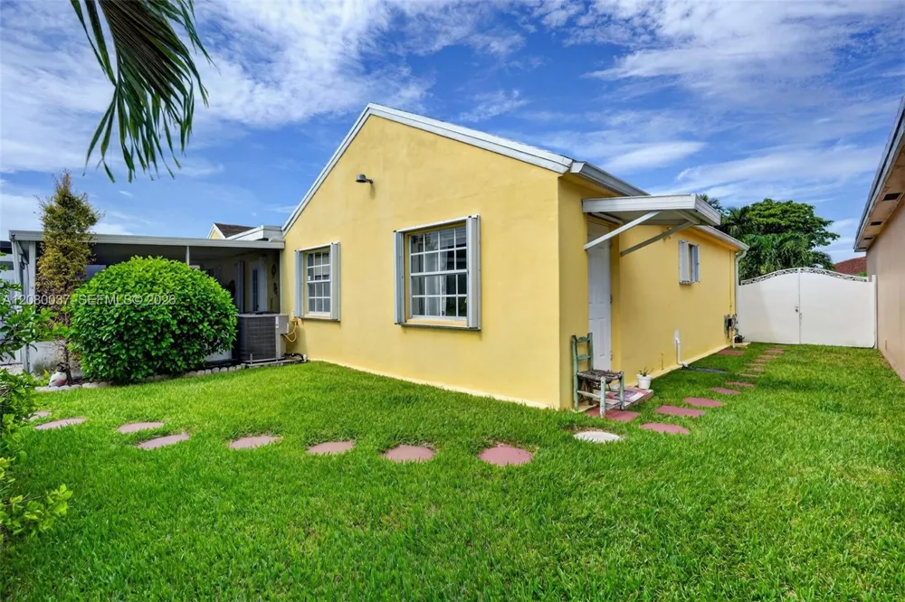 15421 SW 144th Ct Miami, FL 33177