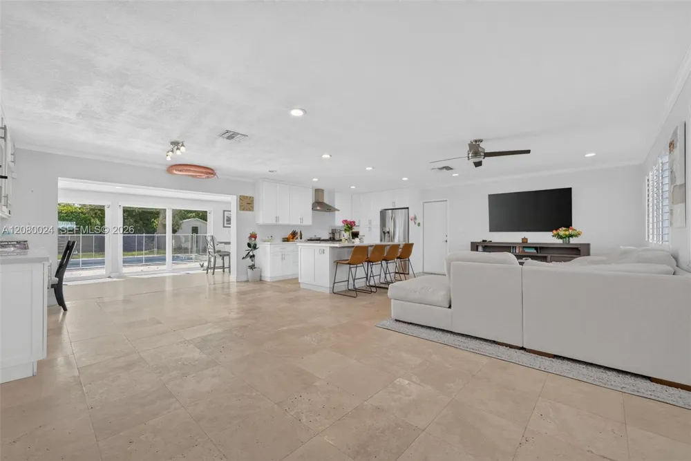 14220 SW 86th Ave Palmetto Bay, FL 33158