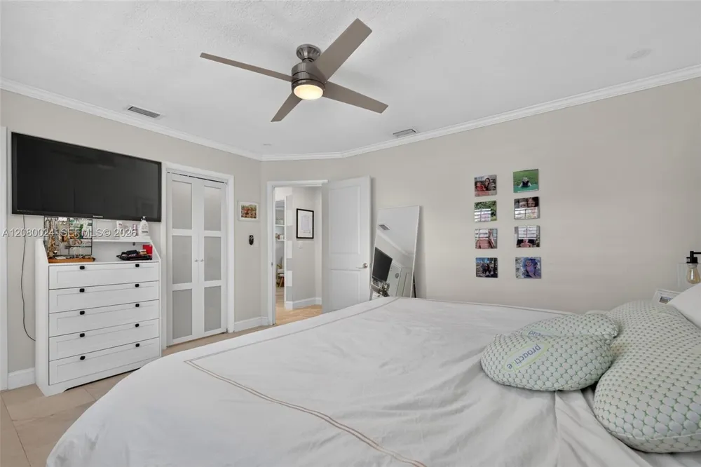 14220 SW 86th Ave Palmetto Bay, FL 33158
