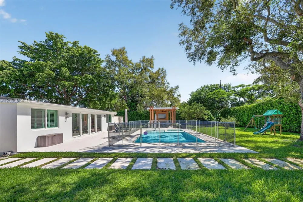 14220 SW 86th Ave Palmetto Bay, FL 33158
