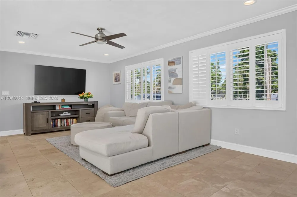 14220 SW 86th Ave Palmetto Bay, FL 33158