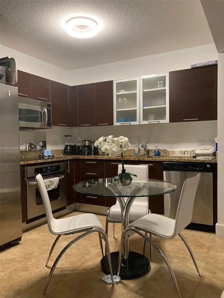 41 SE 5th St #1311 Miami, FL 33131