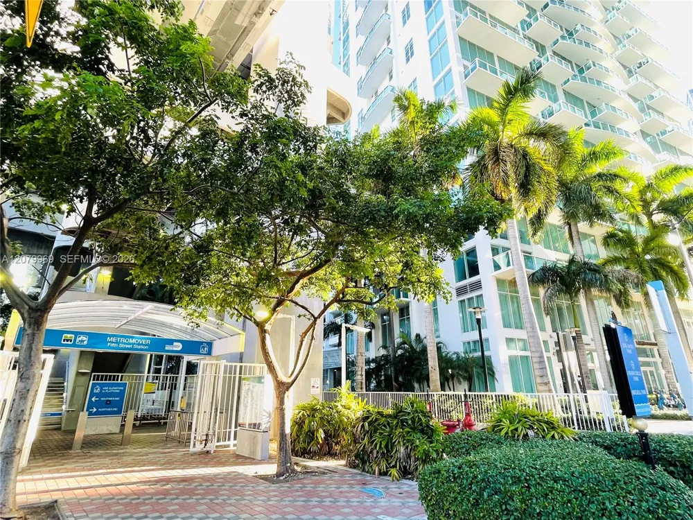 41 SE 5th St #1311 Miami, FL 33131