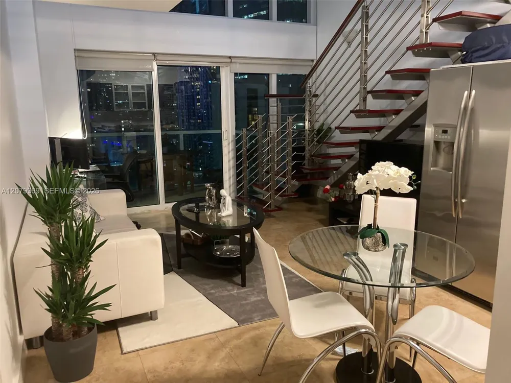 41 SE 5th St #1311 Miami, FL 33131