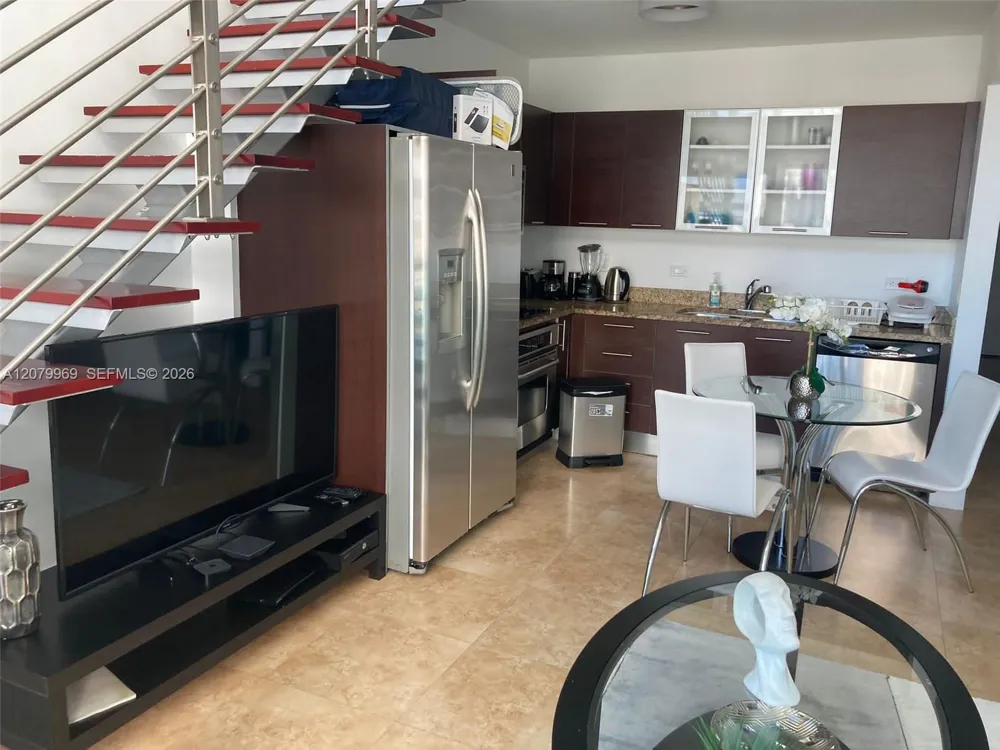 41 SE 5th St #1311 Miami, FL 33131