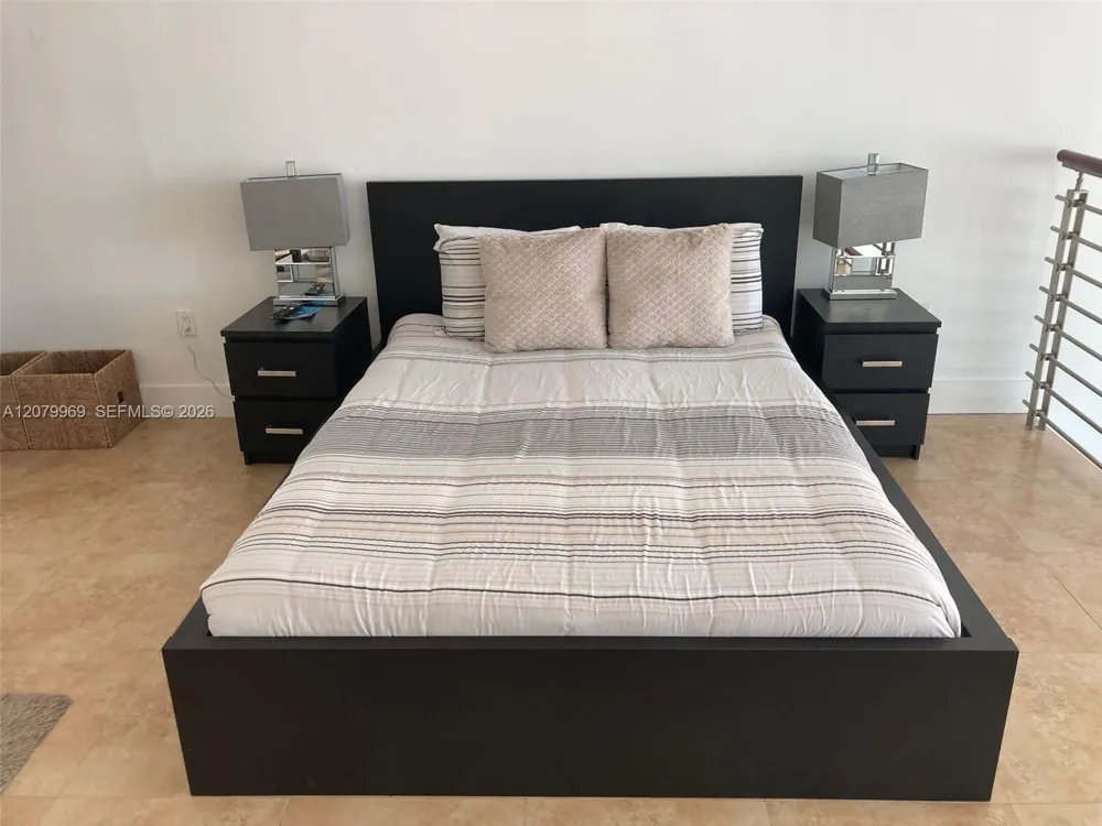41 SE 5th St #1311 Miami, FL 33131