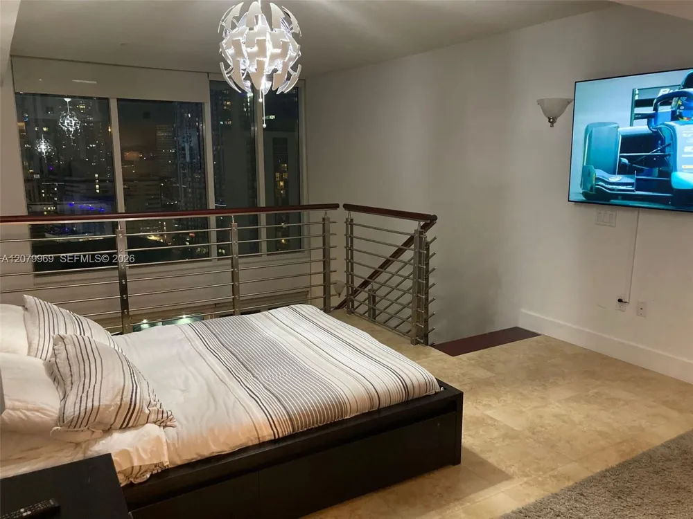 41 SE 5th St #1311 Miami, FL 33131