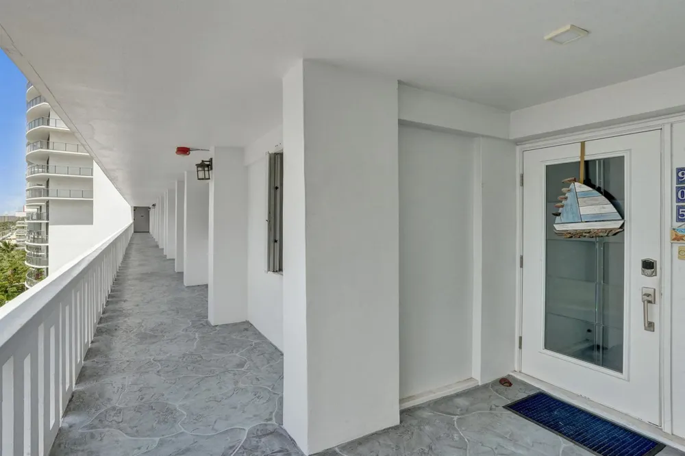 1012 Ocean Boulevard #905 Pompano Beach, FL 33062