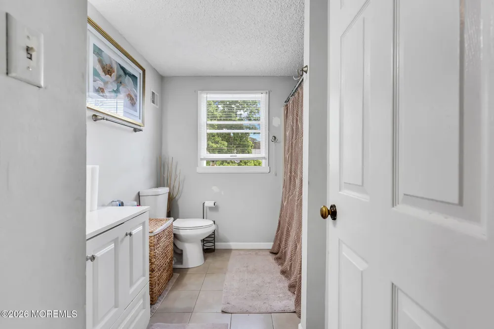 22 Compass Lane Barnegat, NJ 08005